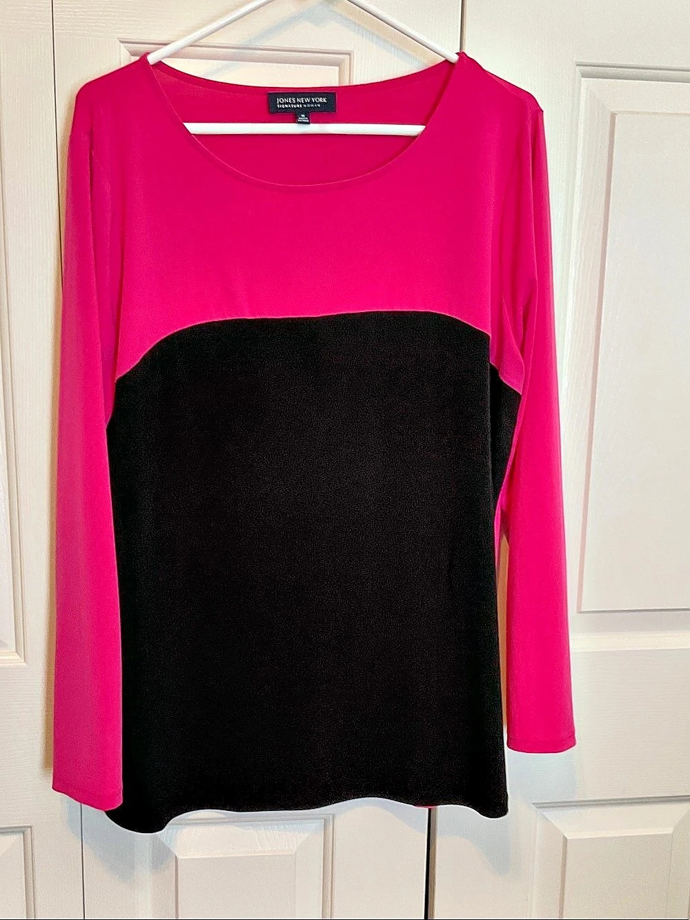 Jones New York Color Block Long Sleeve shirt in Pink & Black